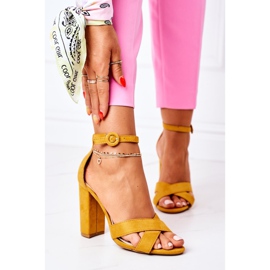 PS1 Dámské sandály na podpatku ze semiše žluté barvy Telmen žlutá 2 PS1 Dámské sandály na podpatku ze semiše žluté barvy Telmen žlutá 2