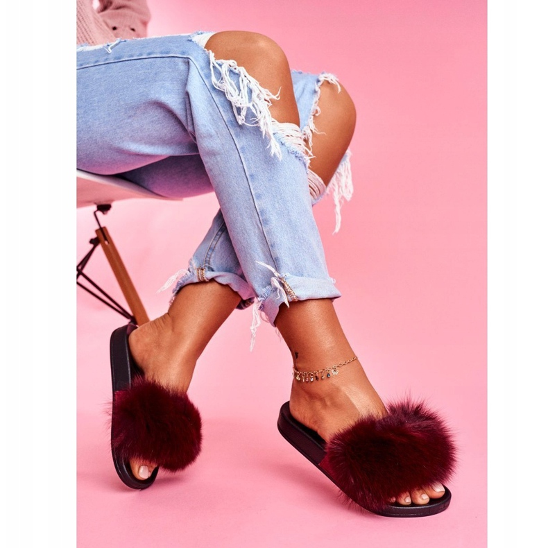 Dámské pantofle s přírodní kožešinou v tmavě červené barvě Naturis 1