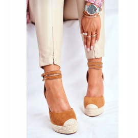 FB2 Dámské sandály na klínové plátěné kantře hnědý 1