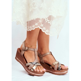 EVE Dámské sandály na klínové béžové hadí kůži béžový 2