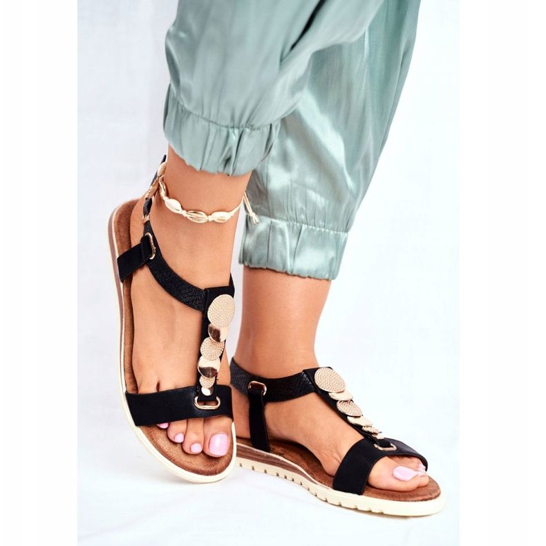 EVE Ploché černé dámské sandály s ozdobami Milton černá 2