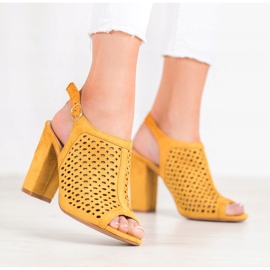 Weide Prolamované sandály na baru žlutá 2 Weide Prolamované sandály na baru žlutá 2