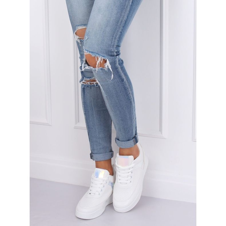 Bílé sportovní boty na klínku 85-429 WHITE / SILVER bílý 2