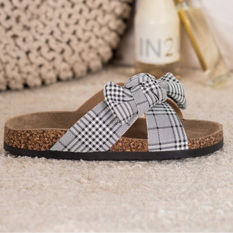 Módní pantofle VINCEZA bílý černá 2 Módní pantofle VINCEZA bílý černá 2