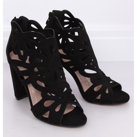 Černé prolamované vysoké podpatky M304P Black černá 1