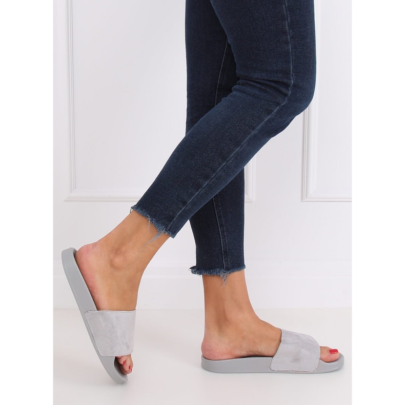 Jednoduché šedé pantofle CK98 Grey hnědý 2