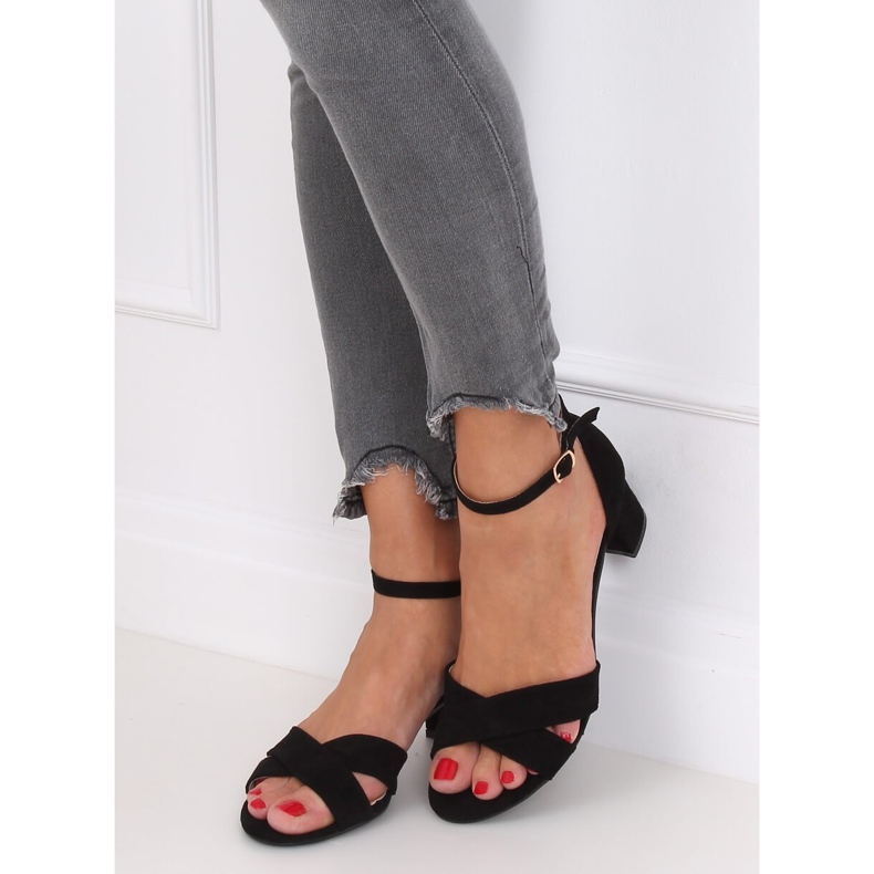 Černé sandály na vysokém podpatku F189P Black černá 2