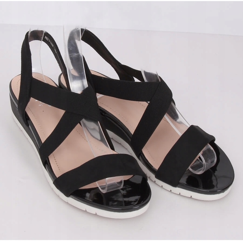 Černé sandály na nízkém klínovém podpatku NS116P Black černý 1