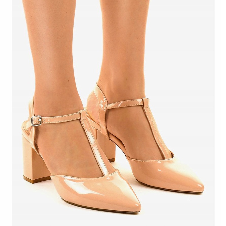 Béžové lodičky na pilíři D85-17 béžový 1 Béžové lodičky na pilíři D85-17 béžový 1