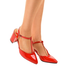 Červené pumpy na sloupku D85-17 1
