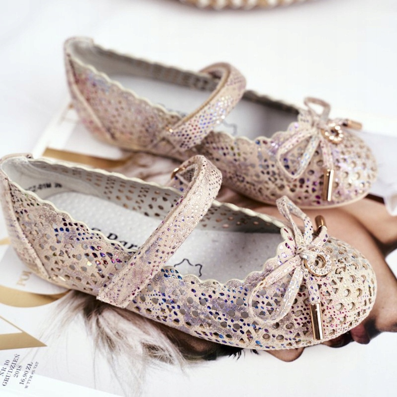 S.Barski Dětské béžové prolamované balerínky se suchým zipem Barski Remtro béžový 1