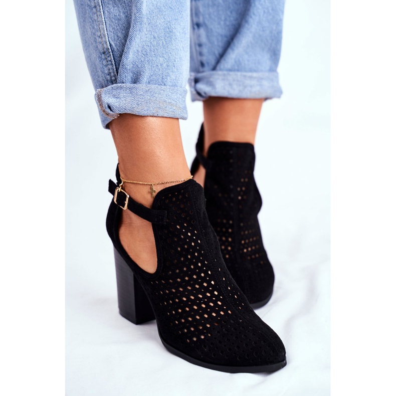 Bellucci Dámské kozačky na podpatku semišové prolamované černé Morrena černá 2