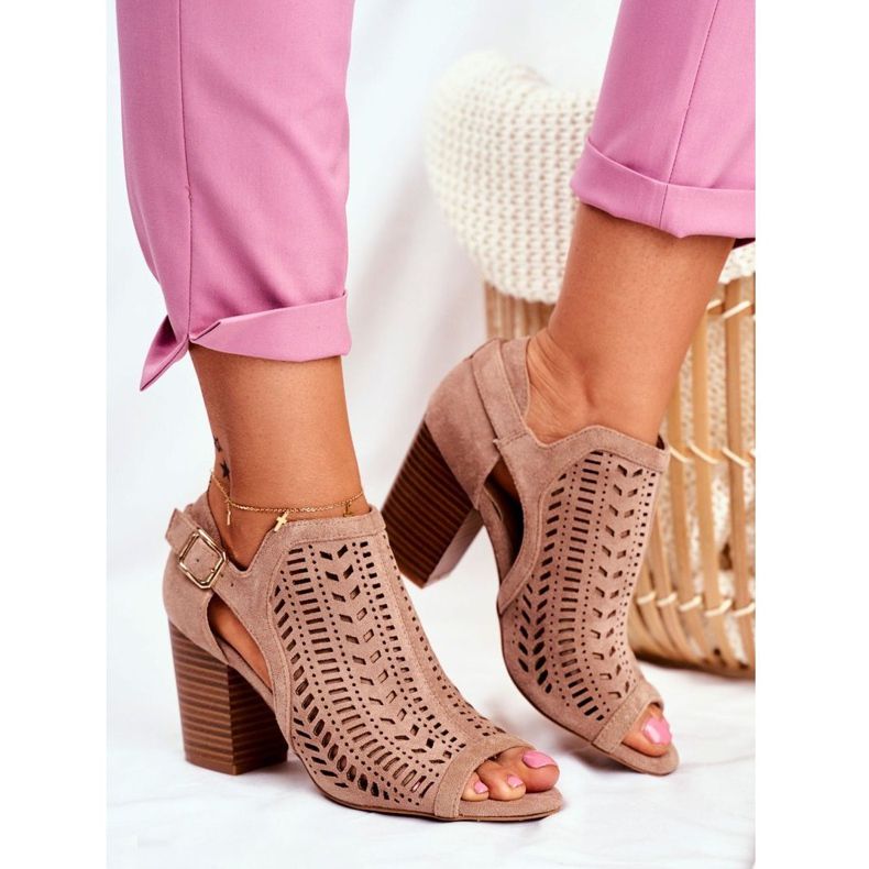 Bellucci Dámské boty s vykrojeným jarem za námi béžový 1