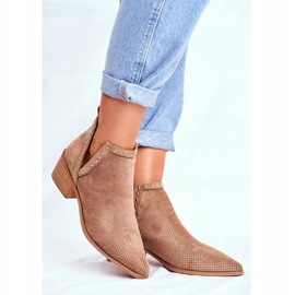 Bellucci Dámské kozačky na podpatku semišové prolamované béžové Margate béžový 1