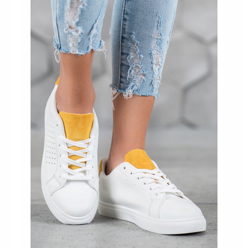 SHELOVET Bílé boty se semišovými vložkami bílý 2