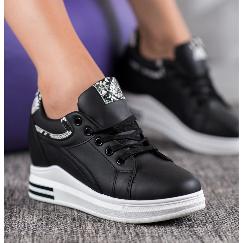 Lovery Klínové tenisky černá 1 Lovery Klínové tenisky černá 1