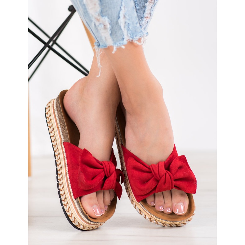 SHELOVET Módní pantofle na platformě červené 1