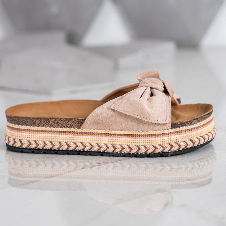 SHELOVET Módní pantofle na platformě hnědý 2