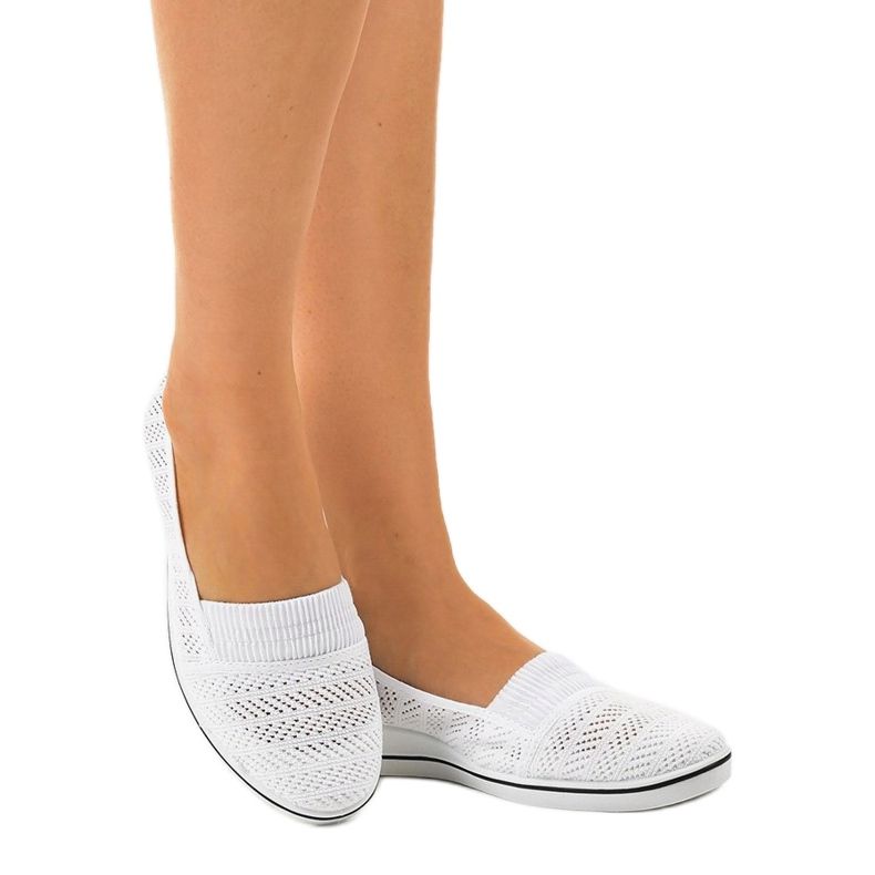 Bílé tenisky na klínovém podpatku HJ1801-9 bílý 1