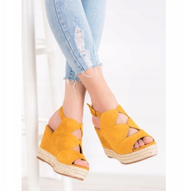 Small Swan Módní klínové sandály žlutá 1 Small Swan Módní klínové sandály žlutá 1