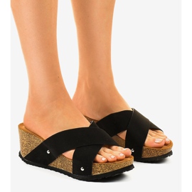 Černé pantofle GU53 na klínku černá 1