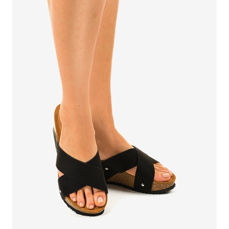 Černé pantofle GU53 na klínku černá 2