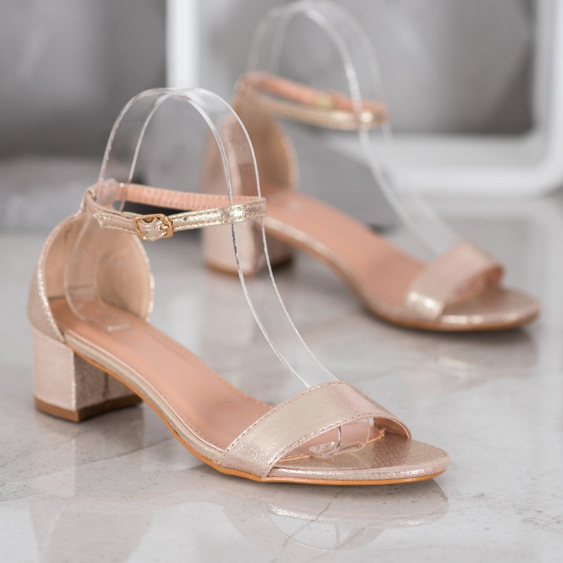 Small Swan Lesklé ekologické kožené sandály žlutá 2