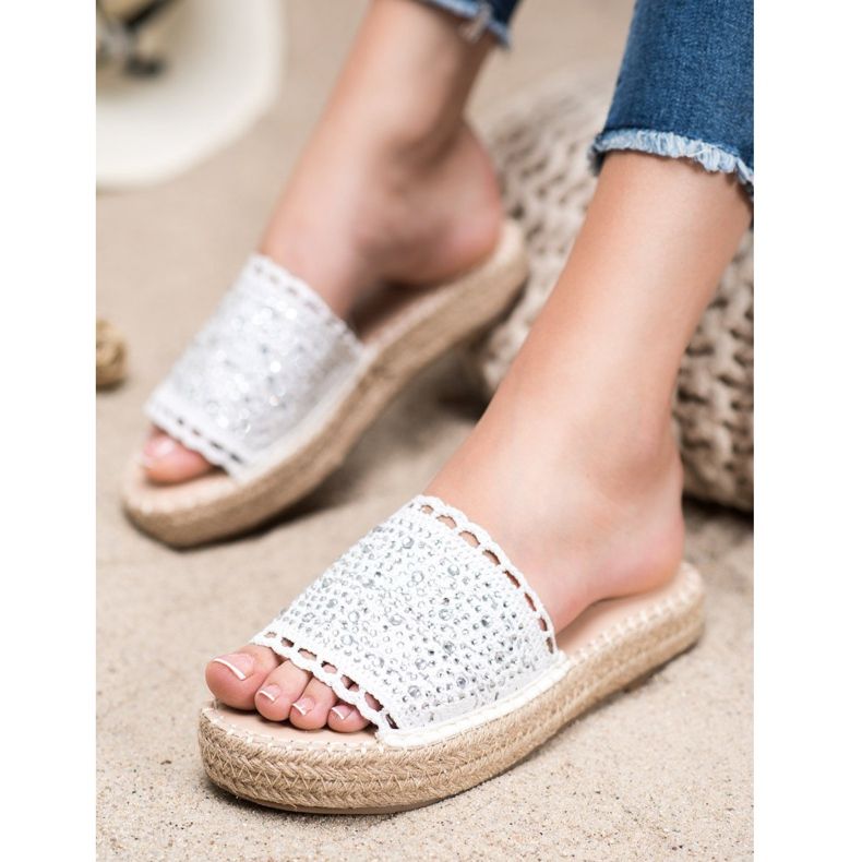 Small Swan Pantofle S Krystaly bílý 2