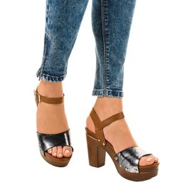 Černé sandály na vysokém podpatku 150-615 černá 1