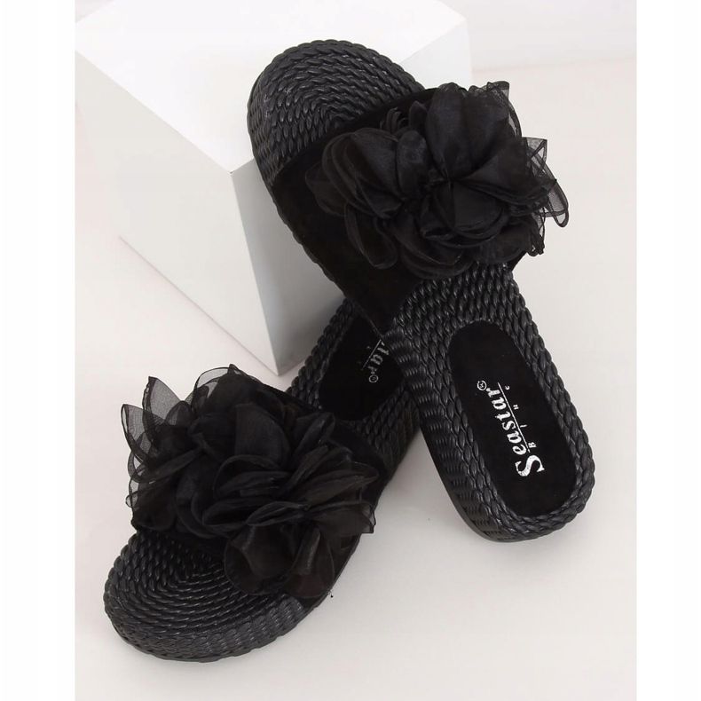 Černé dámské černé pantofle YQ227 Black černý 1