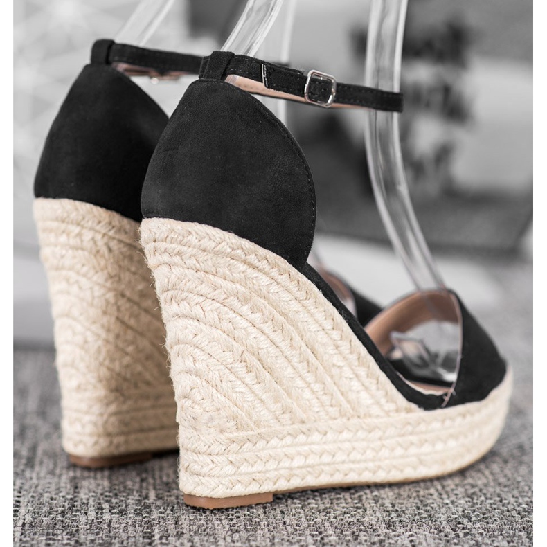 SHELOVET Sexy sandály na klínku černá 2