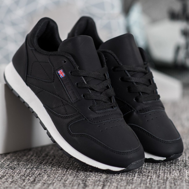 Camo Klasické černé sportovní boty černá 2