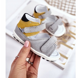 Bartek S.A. Dětské preventivní mini sandály první kroky Bartek W-71266 šedá žluť 2