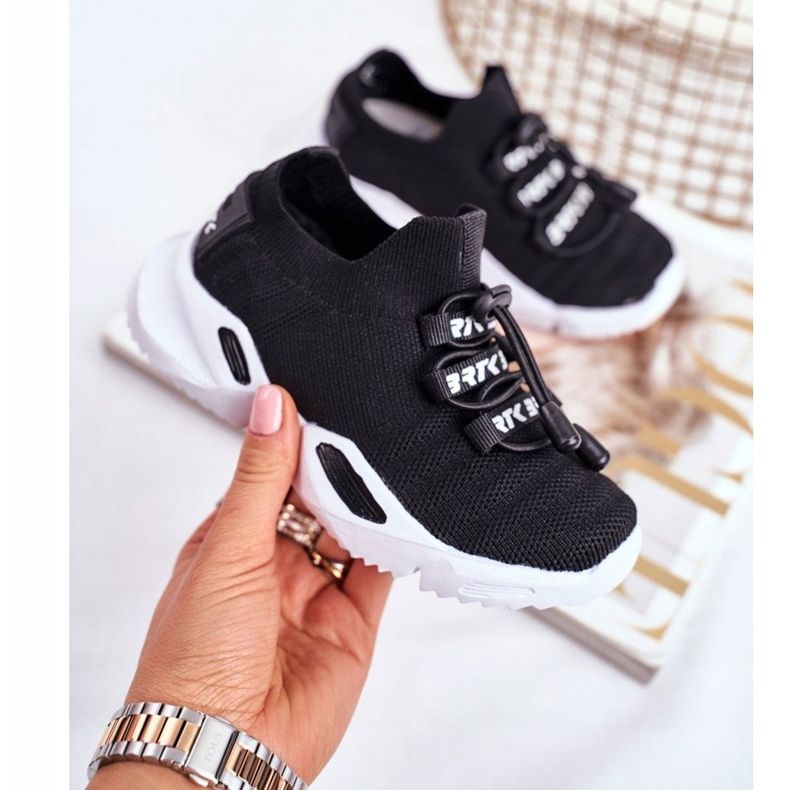 Bartek S.A. Dětské sportovní boty Bartek Black T-75203 / W35 černá 2
