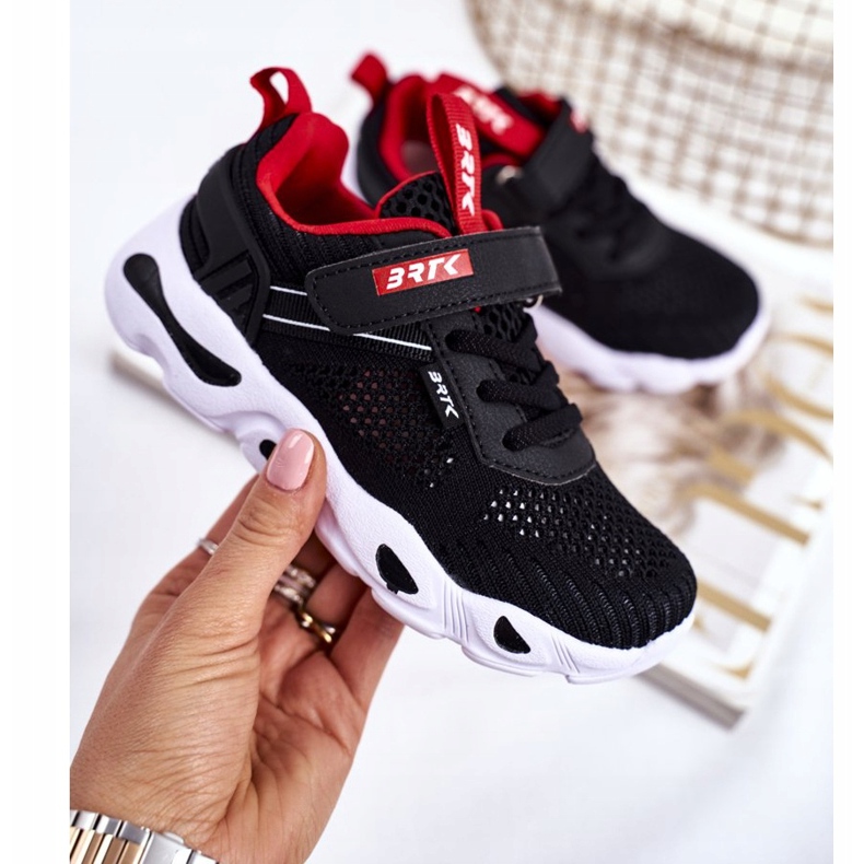 Bartek S.A. Dětské sportovní boty Bartek Black T-75214 / W35 černá 2