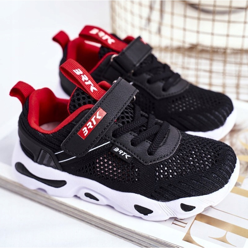 Bartek S.A. Dětské sportovní boty Bartek Black T-75214 / W35 černý 1