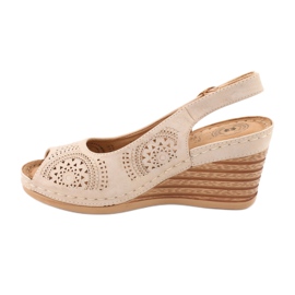 Evento Pohodlné sandály na klínku 20SD98-1862 hnědý žlutá 1