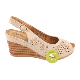 Evento Pohodlné sandály na klínku 20SD98-1862 hnědý žlutá 5