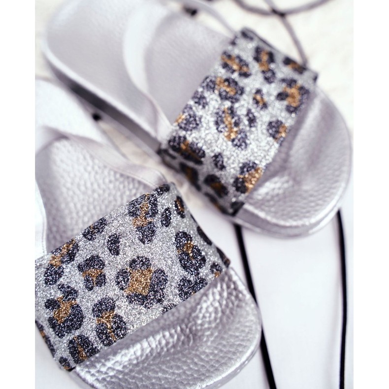 FRROCK Dětské dívčí pantofle Brocade Leopard Silver Rimia šedá 1