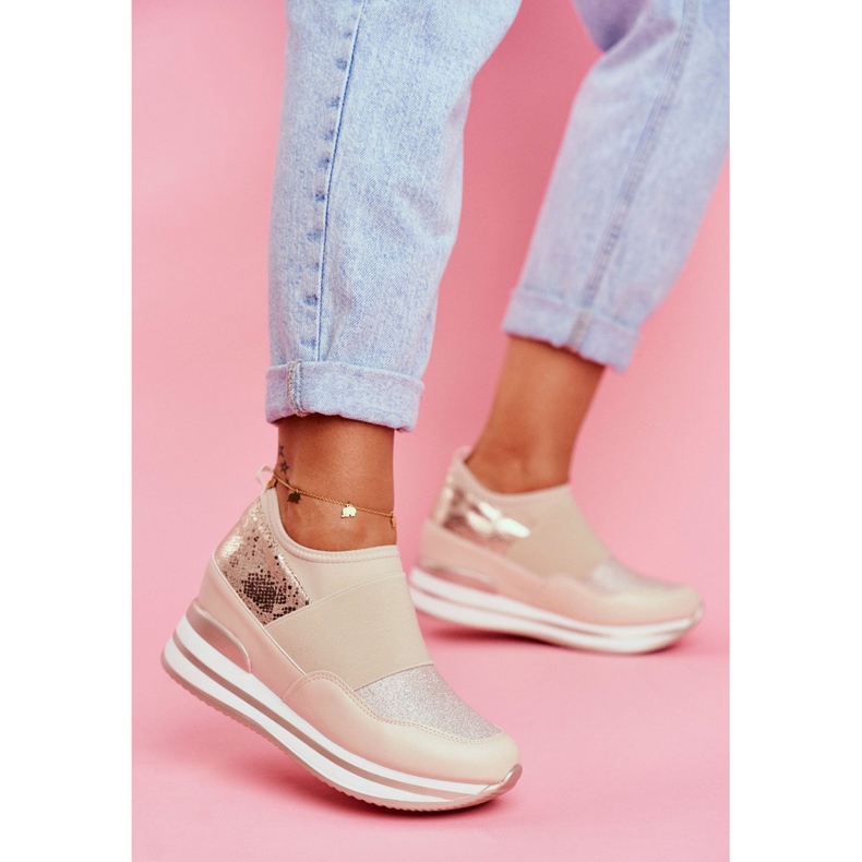 Dámské sportovní nazouvací boty na klínku béžové Cold Play béžový 1 Dámské sportovní nazouvací boty na klínku béžové Cold Play béžový 1