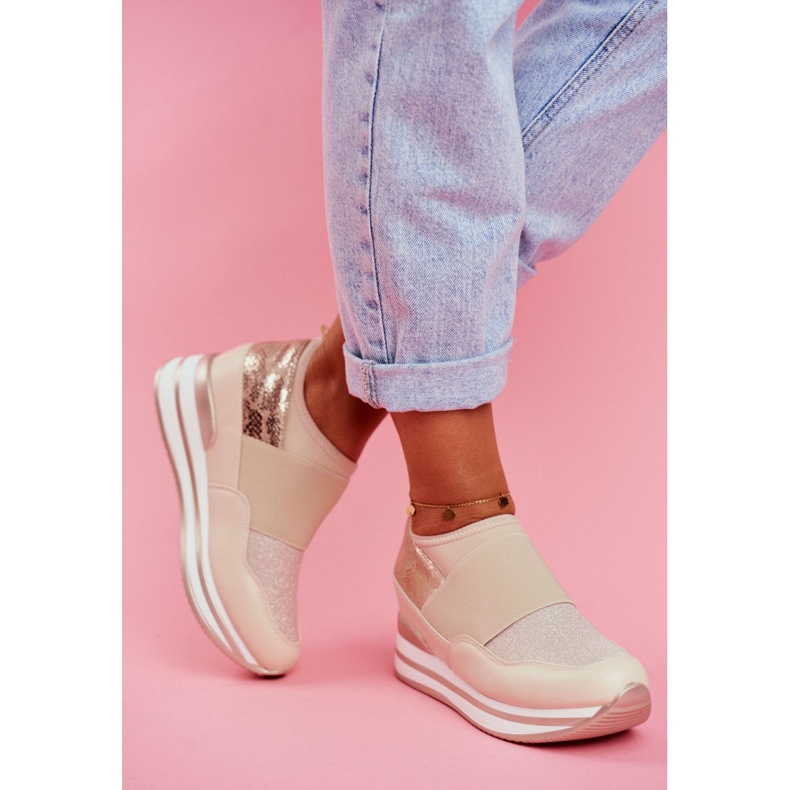 Dámské sportovní nazouvací boty na klínku béžové Cold Play béžový 2 Dámské sportovní nazouvací boty na klínku béžové Cold Play béžový 2