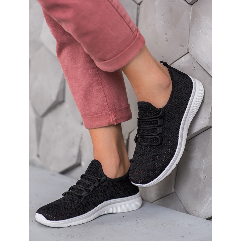 SHELOVET Černé prolamované boty černá 2