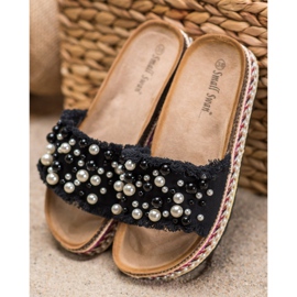 Small Swan Papuče na platformě s perlami černý 1