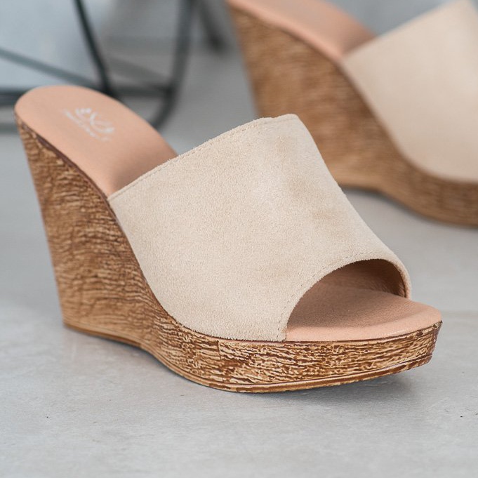 Small Swan Papuče z lehkého semiše hnědý 1