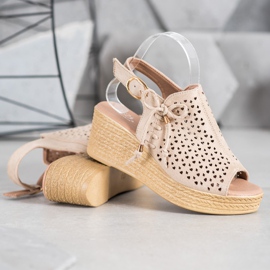 Small Swan Pohodlné prolamované sandály hnědý 1 Small Swan Pohodlné prolamované sandály hnědý 1