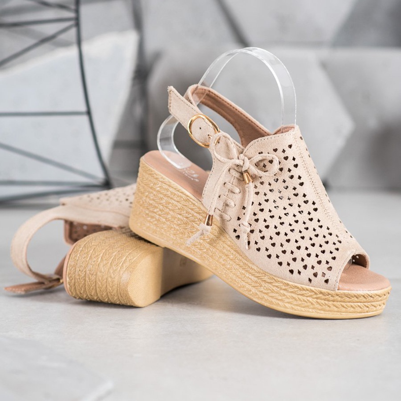 Small Swan Pohodlné prolamované sandály hnědý 1 Small Swan Pohodlné prolamované sandály hnědý 1