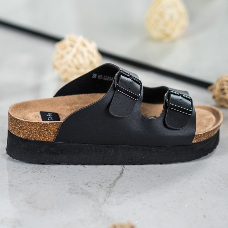 SHELOVET Černé pantofle na platformě černá 1