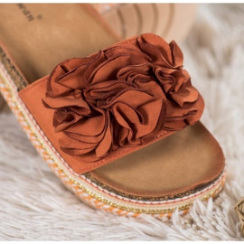 Small Swan Semišové pantofle s ozdobami vícebarevný oranžový 1 Small Swan Semišové pantofle s ozdobami vícebarevný oranžový 1