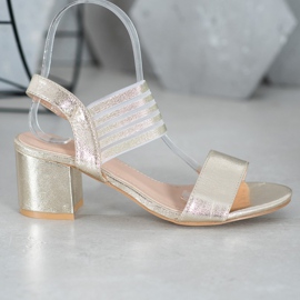 Small Swan Lesklé sandály zlatý 2