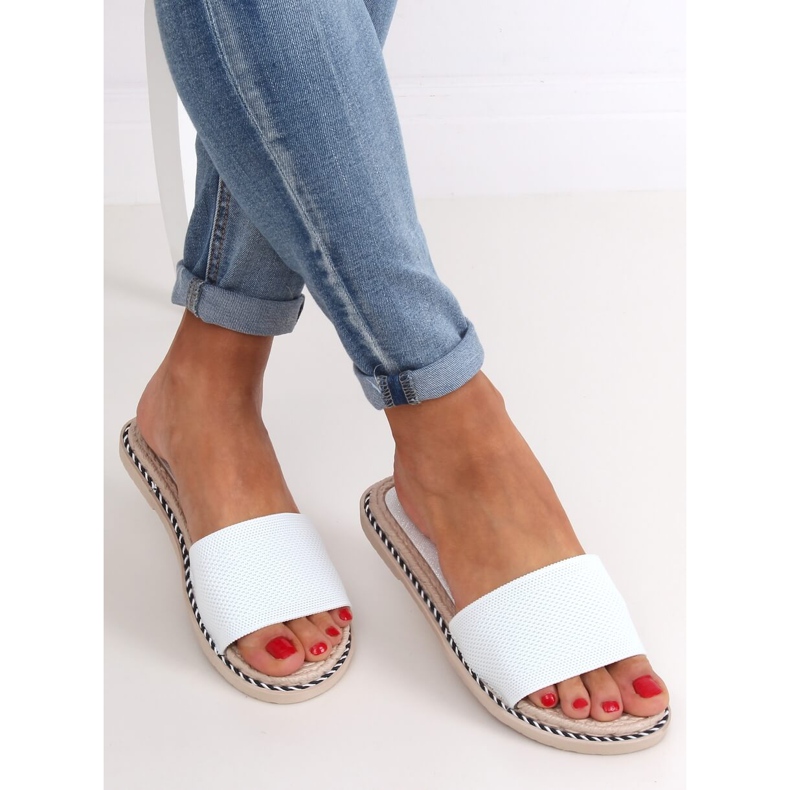 Bílé dámské pantofle 35-185 Bílé bílý 1